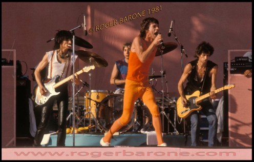 ron wood mick jagger and keith richards on stage