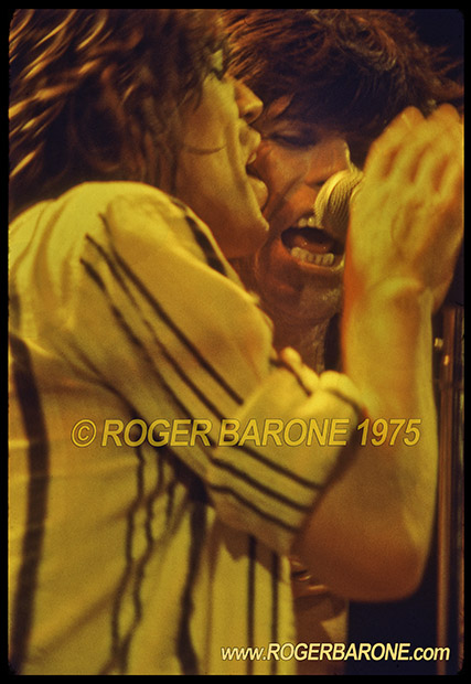 happy_mick_keith_web Mick Jagger & Keith Richards singing "Happy" at the Spectrum, Philadelphia © roger barone
