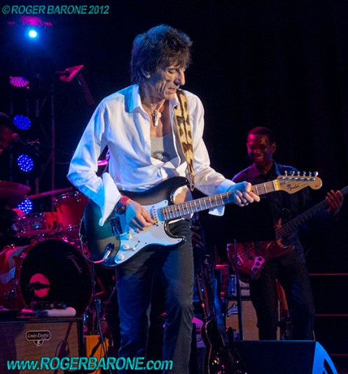 ronnie wood playing fender stratocaster in Atlantic City, April 21, 2012, photo by roger barone