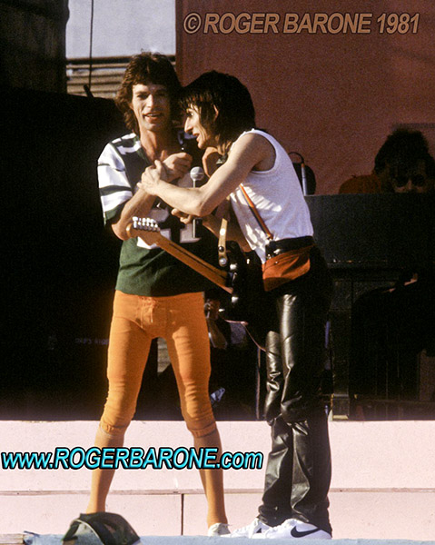 Mick Jagger & Ron Wood Rolling Stones JFK Stadium 1981 photo by roger barone