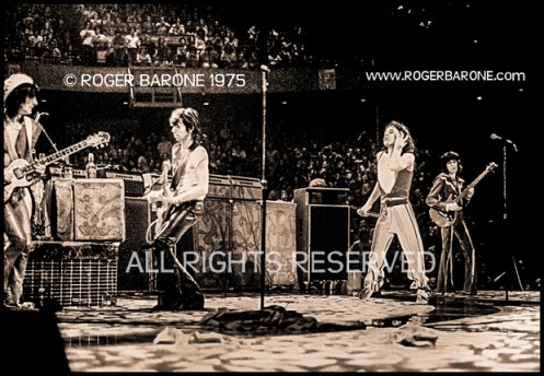 Rolling Stones encore at Spectrum Arena (6/29/75) © Roger Barone 1975