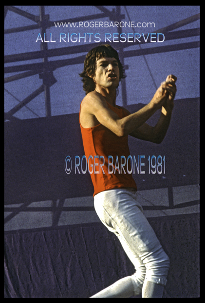 jagger_scaffolding_web Mick Jagger on stage at JFK Stadium Rolling Stones concert, photo: © roger barone 1981