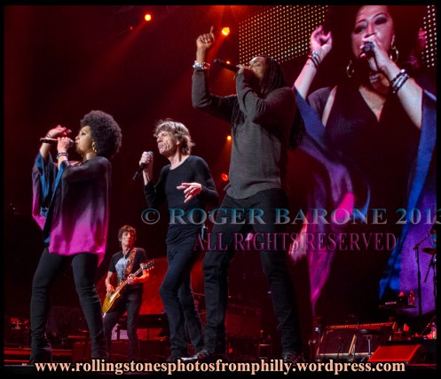 Lisa Fischer, Mick Jagger, Ron Wood, Bernard Fowler wells fargo center philly june 21. 2013 photo: roger barone
