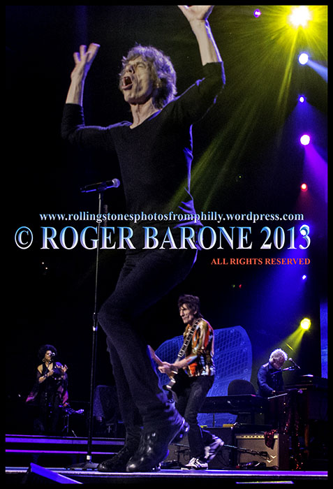 Mick Jagger excited flared lighting, Wells Fargo Center, june 21, 2013. photo by roger barone