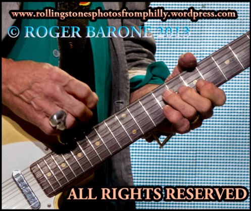 keith Richards playing B chord in Philly june 21, 013, photo roger barone