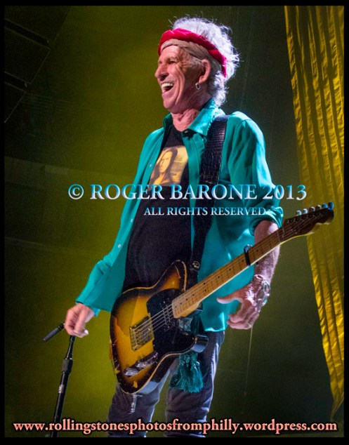 keith richards happy at wells fargo center philly june 21, 2013 photo by roger barone