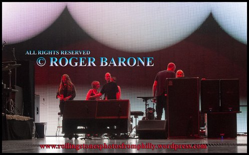 Rolling Stones' stage crew checking equipment, june 21, 2013. © Roger Barone 2013