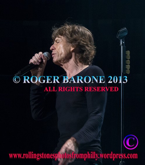 Mick Jagger singing "Satisfaction" in Philadelphia, june 21, 2013 © roger barone