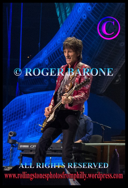Ronnie Wood playing gibson firebird guitar at Wells Fargo Center. Philly. June 21, 2013, Photo by roger barone