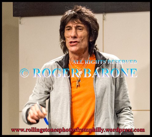 rolling stones guitarist ronnie wood book signing barnes and noble new york, october 31, 2007 © roger barone